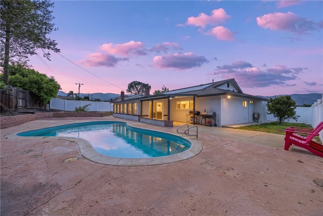 2351 Grove Ave, Corona, Active - Home for Sale