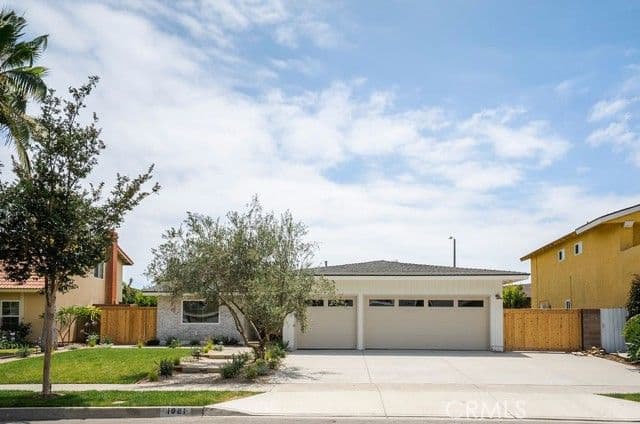 1081 Tulare, Costa Mesa, Active - Home for Sale
