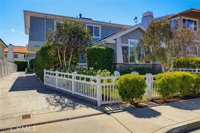 2120 Bataan Rd, Redondo Beach, Active - Home for Sale