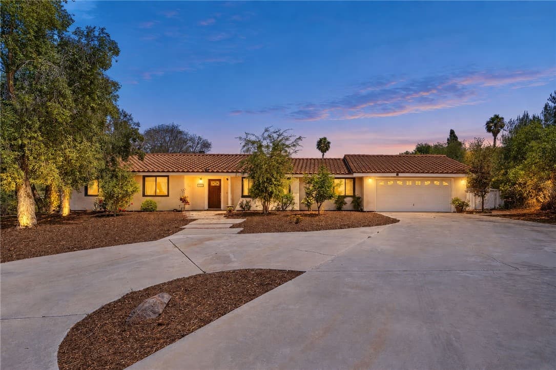 1732 E Mission Rd, Fallbrook, Active - Home for Sale