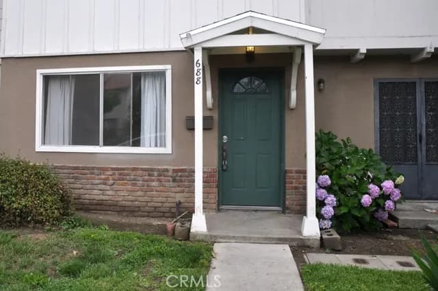 688 5th, Azusa, Active - Home for Sale
