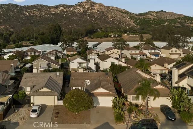 2434 Smokewood Place, Escondido, Active - Home for Sale