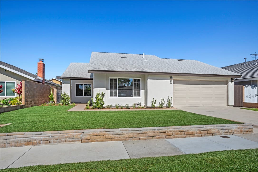 3209 S Diamond, Santa Ana, Active - Home for Sale