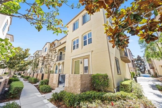 6366 Aquila Way, Eastvale, Active - Home for Sale
