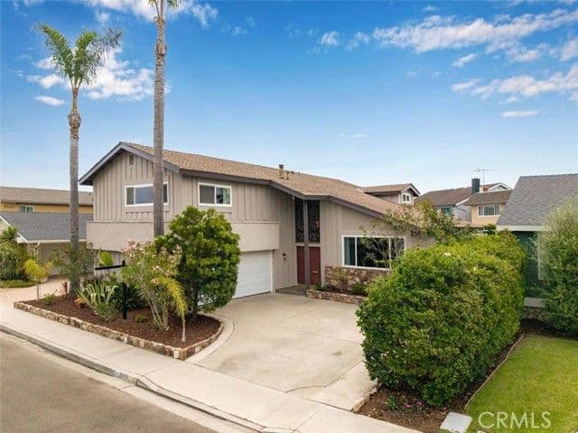 3670 Bluebell St, Seal Beach, Active - Home for Sale