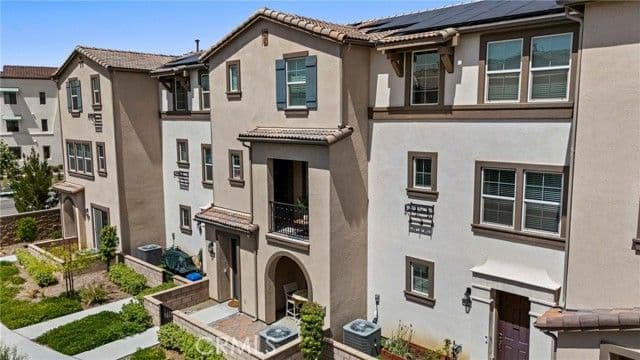 40815 Melrose Dr, Temecula, Active - Home for Sale