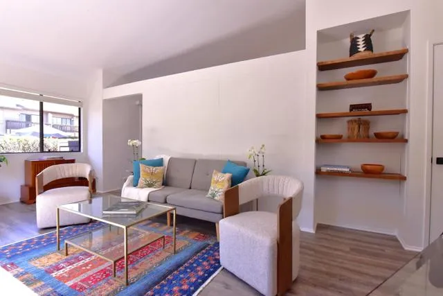 8356 Via Sonoma, La Jolla, Active - Home for Sale