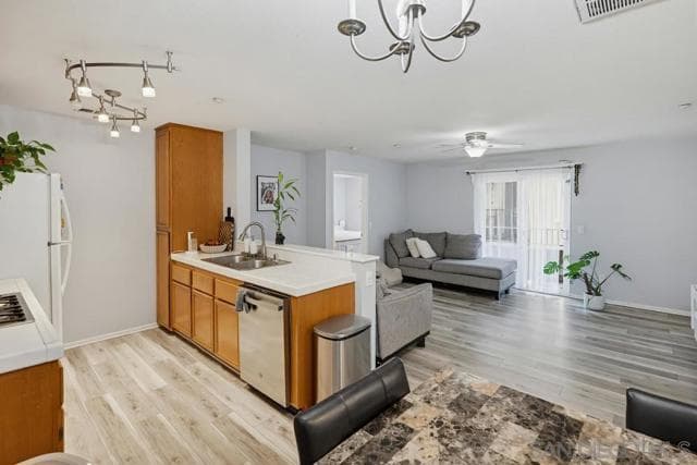 9728 Marilla Dr, Lakeside, Active - Home for Sale