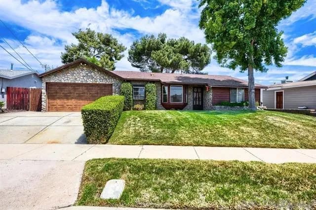 9427 West Heaney Circle, Santee, Active - Home for Sale