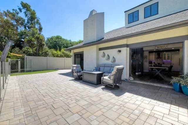 2339 Nicklaus Dr, Oceanside, Active - Home for Sale