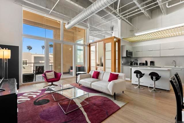 550 Seagaze Dr, Oceanside, Active - Home for Sale