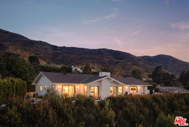 20374 Seaboard Rd, Malibu, Active - Home for Sale