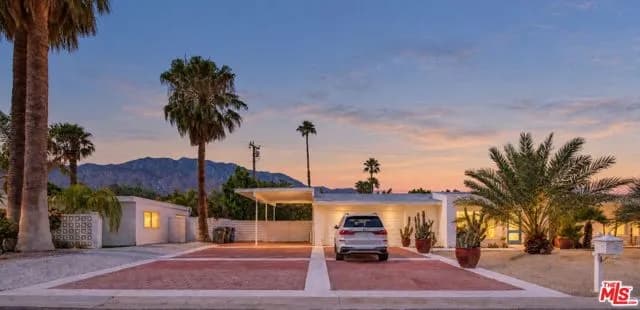 2303 N Magnolia Rd, Palm Springs, Active - Home for Sale