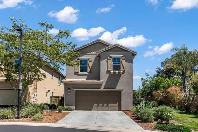 2037 White Alder Ln, Vista, Active - Home for Sale