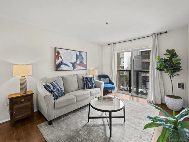 1970 Columbia St, San Diego, Active - Home for Sale