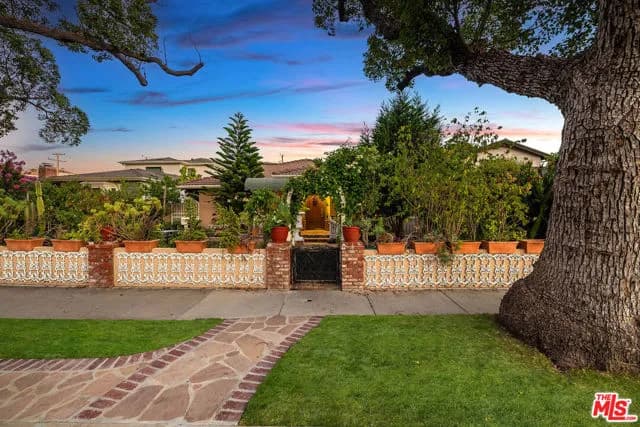 4120 W Mcfarlane Ave, Burbank, Active - Home for Sale