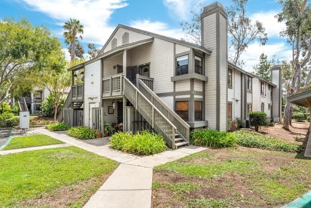 1953 Wellington Ln, Vista, Active - Home for Sale