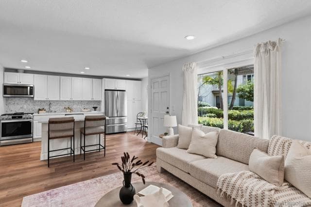 13754 Mango Dr, Del Mar, Active - Home for Sale