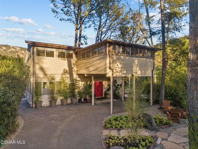 2025 Mckain St, Calabasas, Active - Home for Sale