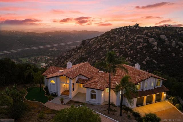 9604 Misty Meadow Ln, Escondido, Active - Home for Sale