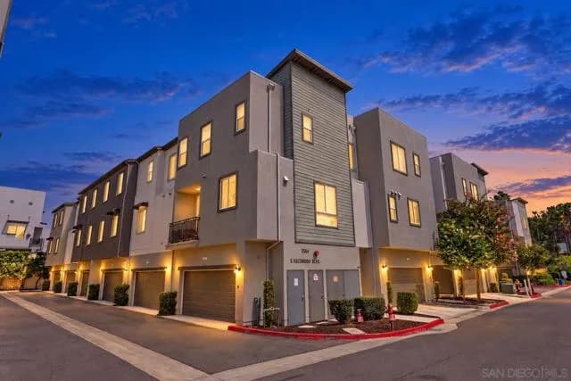 2564 S Escondido Blvd, Escondido, Active - Home for Sale