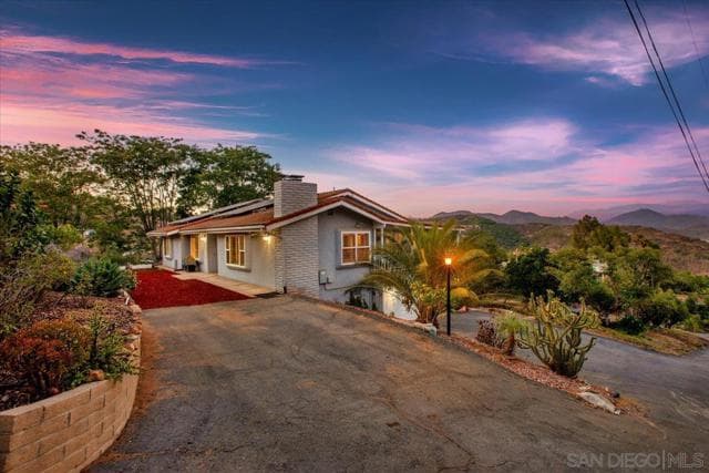 2539 Wilt Rd, Fallbrook, Active - Home for Sale