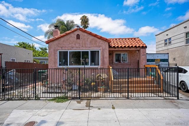 3271 Monroe Ave, San Diego, Active - Home for Sale