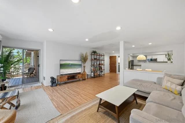 2610 Torrey Pines Rd, La Jolla, Active - Home for Sale