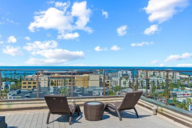 550 Seagaze Dr, Oceanside, Active - Home for Sale