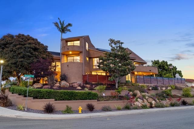 2709 Unicornio St, Carlsbad, Active - Home for Sale