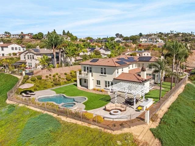 6951 Amber Ln, Carlsbad, Active - Home for Sale