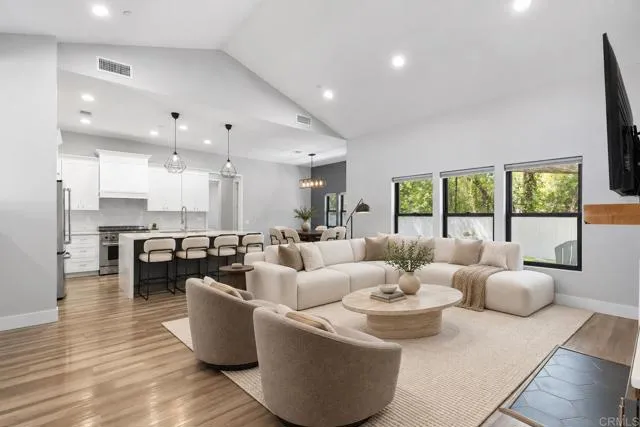 25812 Willow Ln, Escondido, Active - Home for Sale