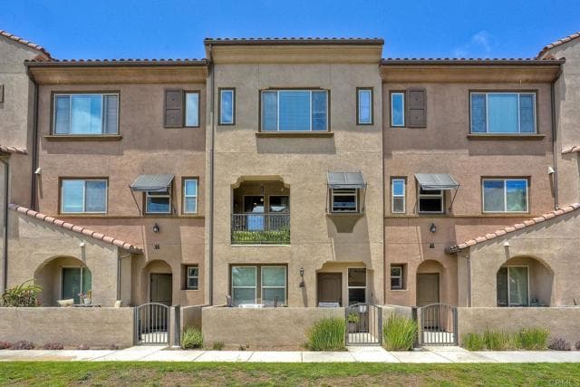 1576 Castillo Way, Vista, Active - Home for Sale