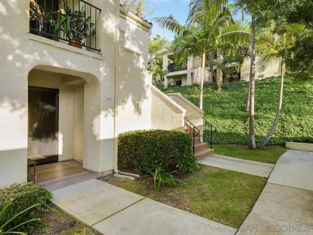 7301 Calle De Fuentes, Carlsbad, Active - Home for Sale