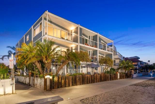 3630 Bayside Walk, San Diego, Active - Home for Sale