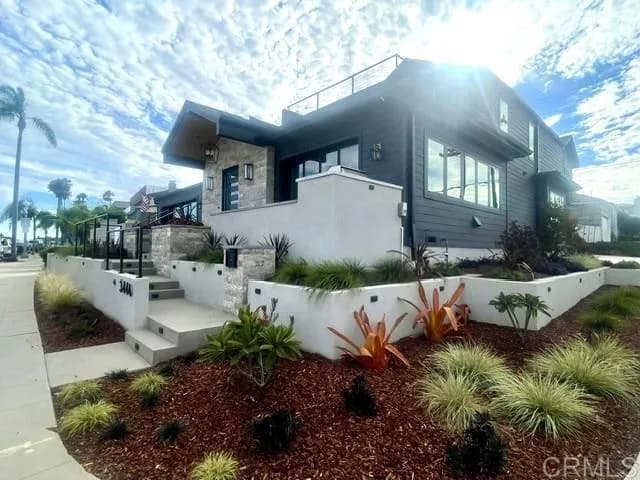 3444 Crown Point Dr, San Diego, Active - Home for Sale