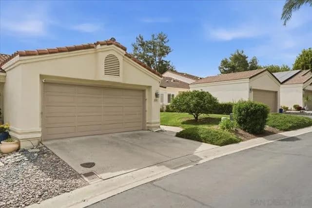 29585 Circle R Greens Dr, Escondido, Active - Home for Sale