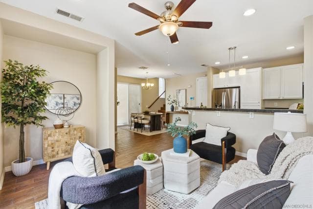 1570 Caminito Sicilia, Chula Vista, Active - Home for Sale