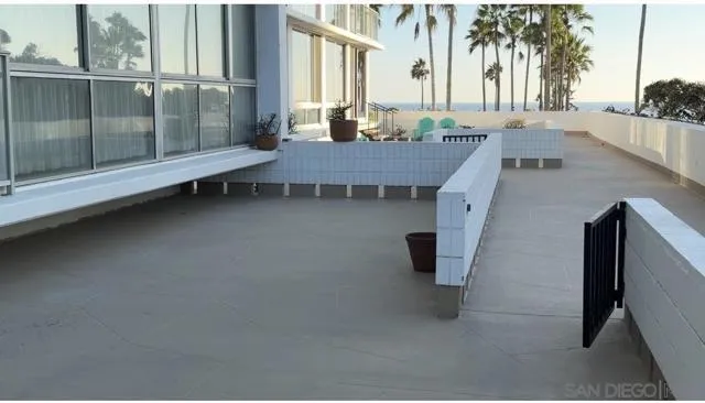 1810 Avenida Del Mundo, Coronado, Active - Home for Sale