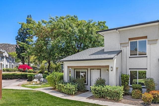10628 Queen Jessica Ln, Santee, Active - Home for Sale