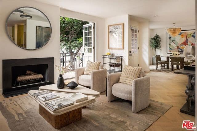 1140 Chelsea Ave, Santa Monica, Active - Home for Sale