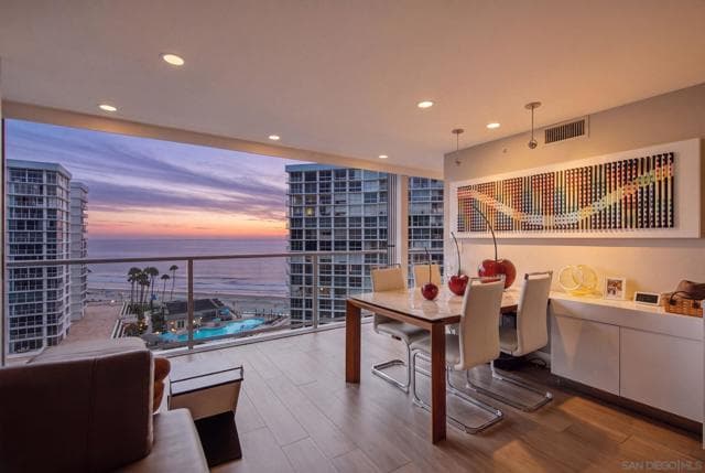 1750 Avenida Del Mundo, Coronado, Active - Home for Sale