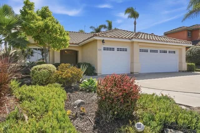 1220 Darwin Dr, Oceanside, Active - Home for Sale