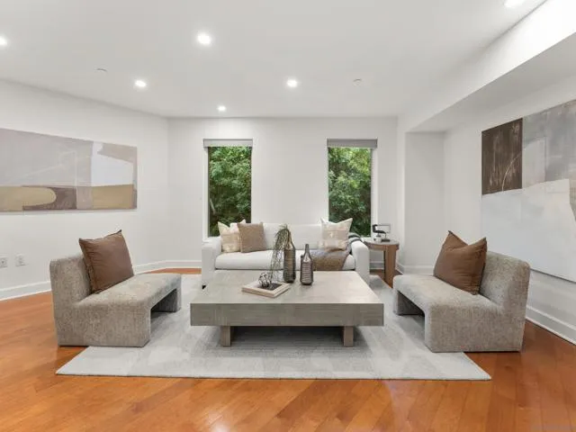 1040 Genter St, La Jolla, Active - Home for Sale