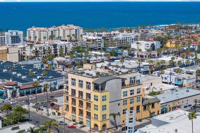 550 Seagaze Dr, Oceanside, Active - Home for Sale
