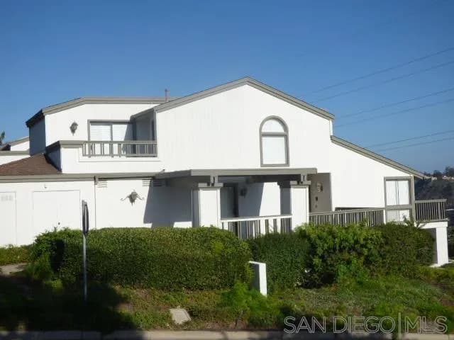 6761 Fashion Hills Blvd, San Diego, Active - Home for Sale