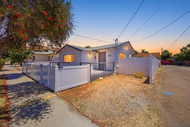 279 Del Mar Ave, Chula Vista, Active - Home for Sale