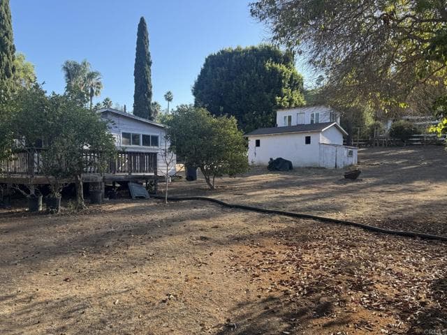 726 Valley Dr, Vista, Active - Home for Sale