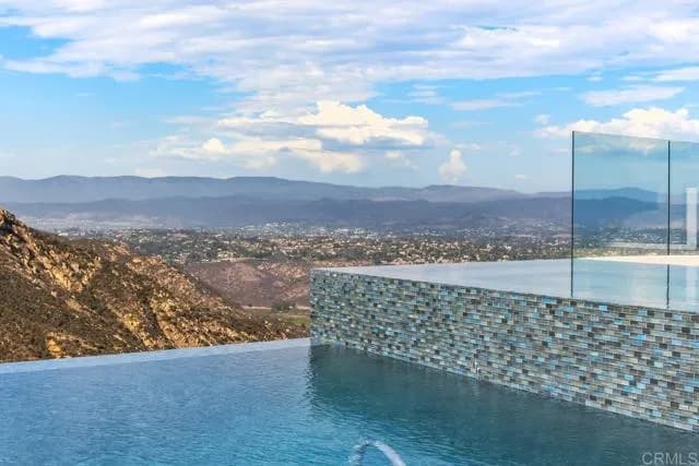 18338 Avenida Apice, Rancho Santa Fe, Active - Home for Sale