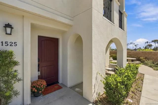 1525 Fig Tree Way, Oceanside, Active - Home for Sale